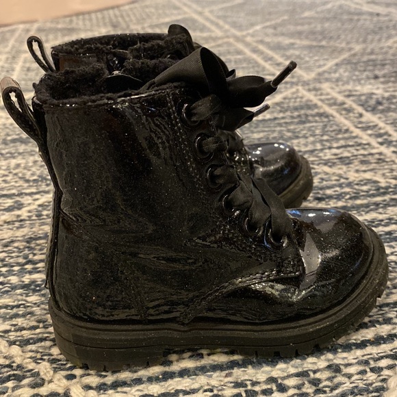 Black Toddler Chelsea Boots - Picture 8 of 12